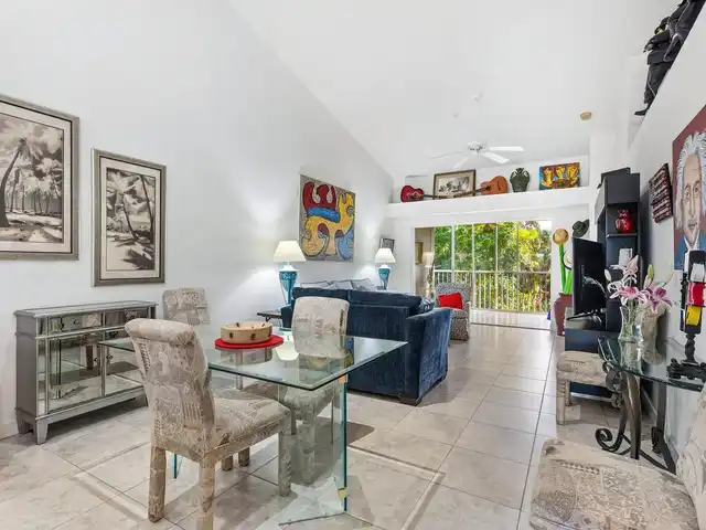 Listing Photo 12