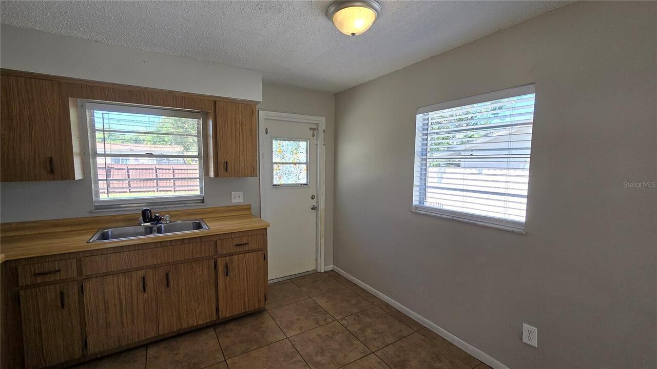 Listing Photo 14