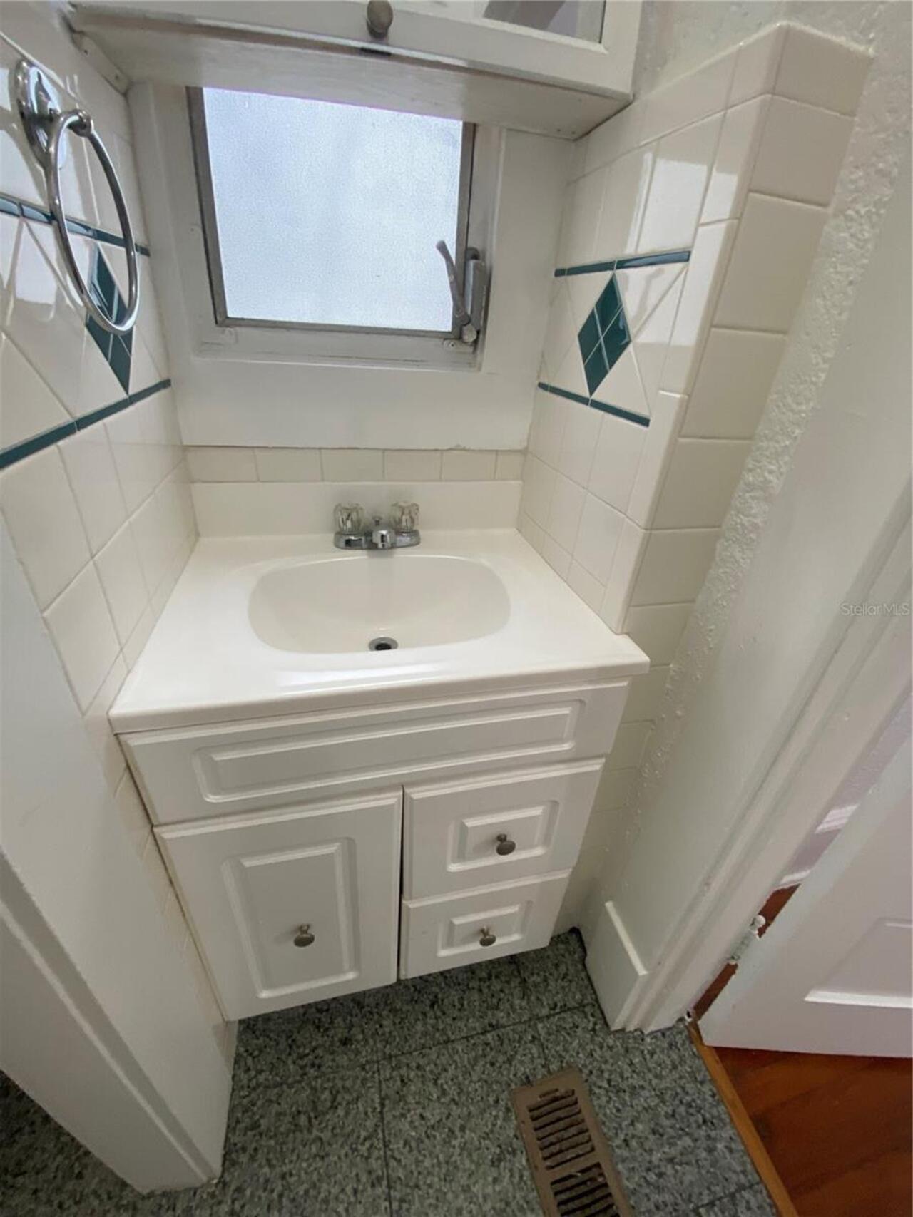 Listing Photo 8