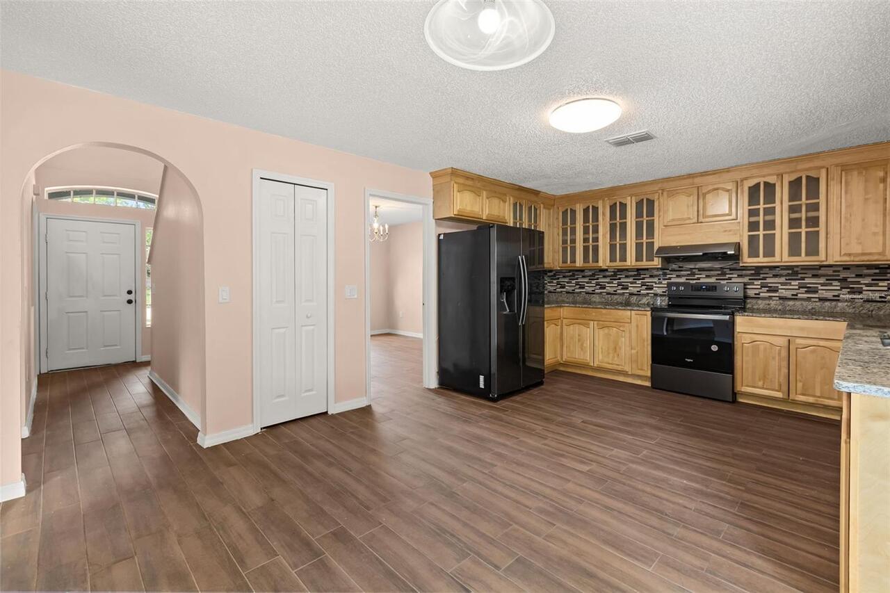 Listing Photo 14