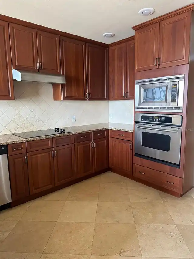 Listing Photo 14
