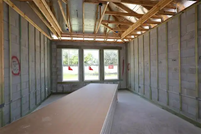 Listing Photo 9
