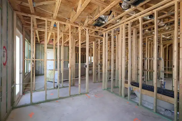 Listing Photo 9