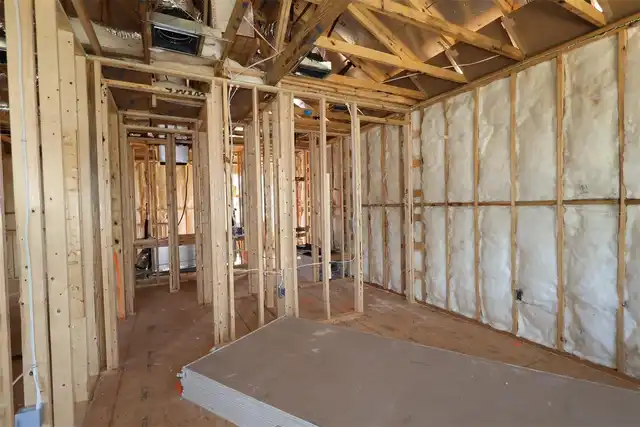 Listing Photo 10