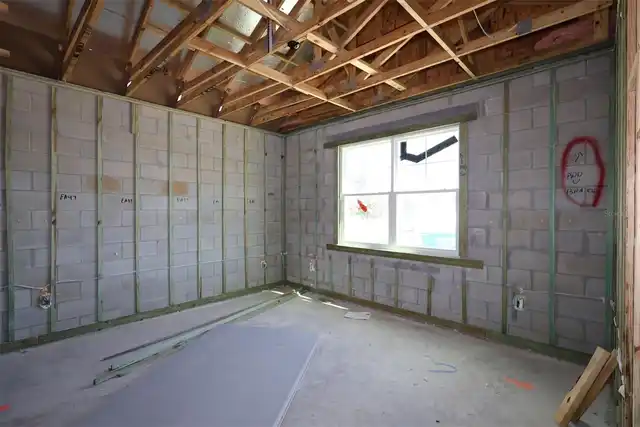 Listing Photo 16