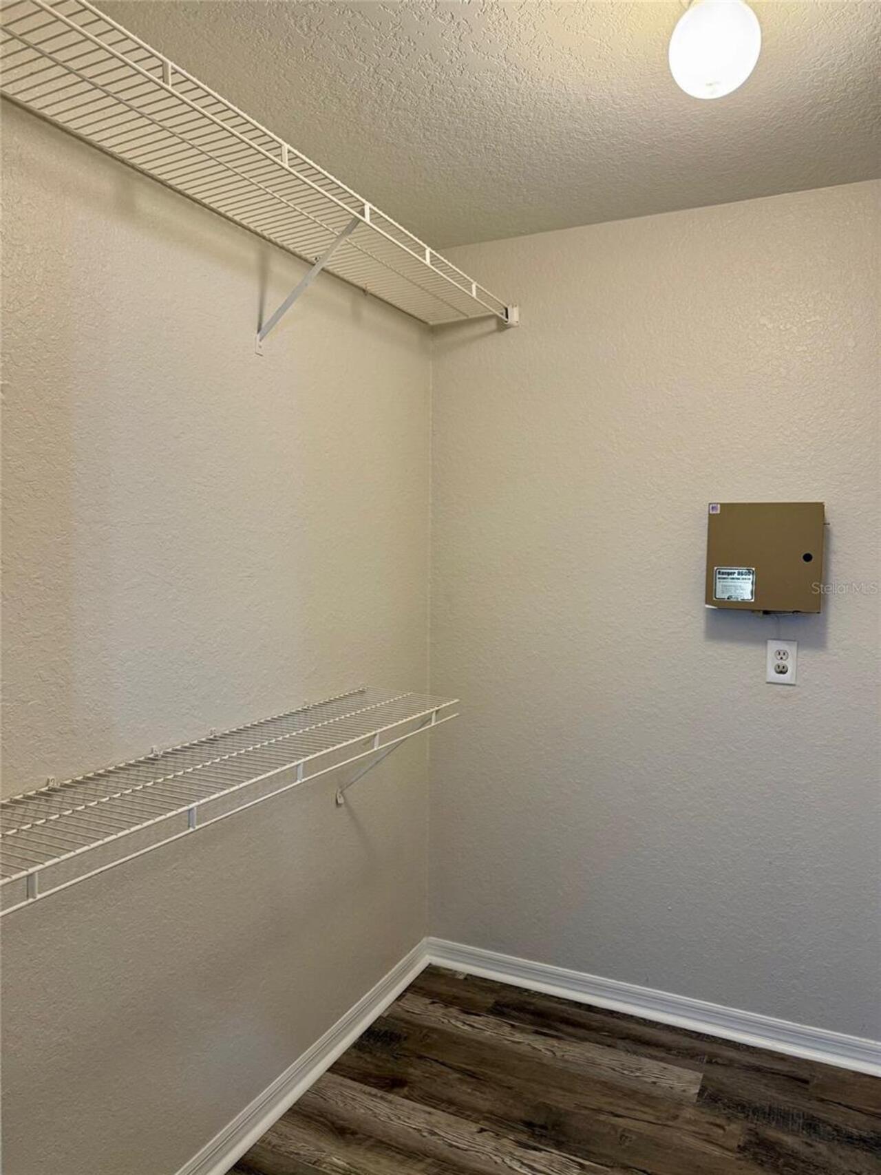 Listing Photo 11