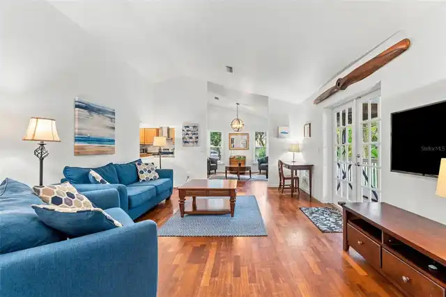 Listing Photo 8