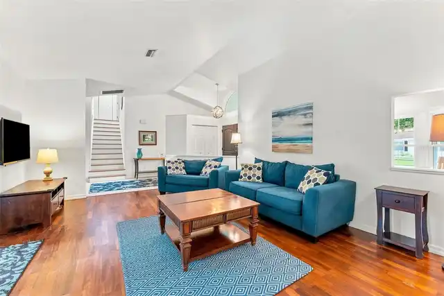 Listing Photo 9