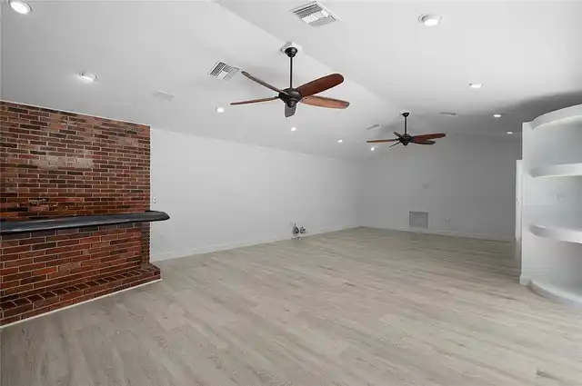 Listing Photo 28
