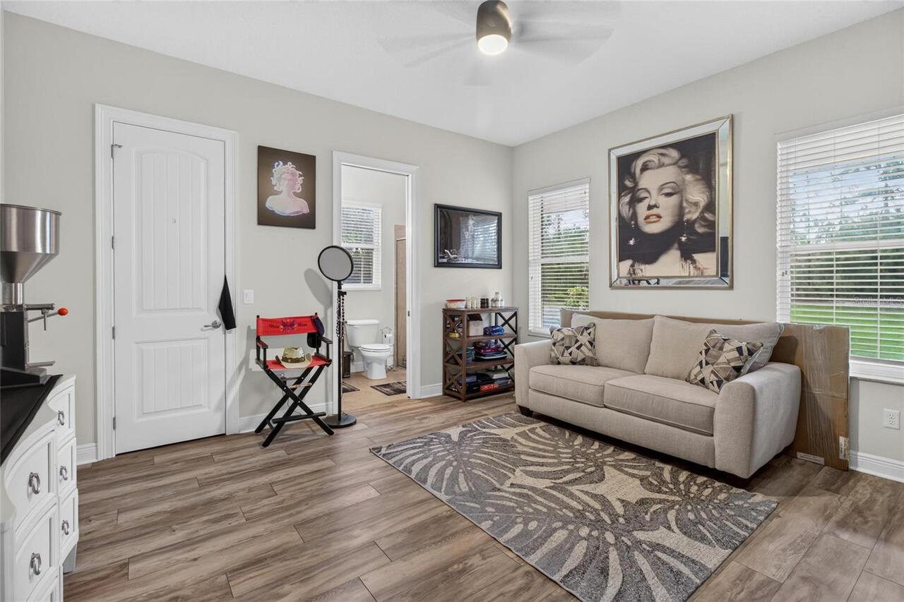 Listing Photo 16