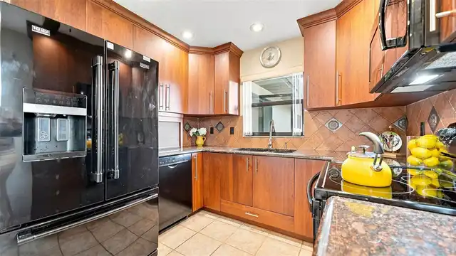 Listing Photo 14