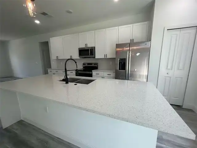 Listing Photo 7