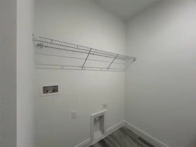 Listing Photo 12
