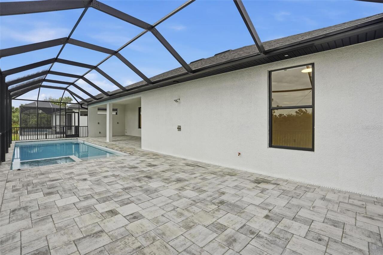 Listing Photo 6