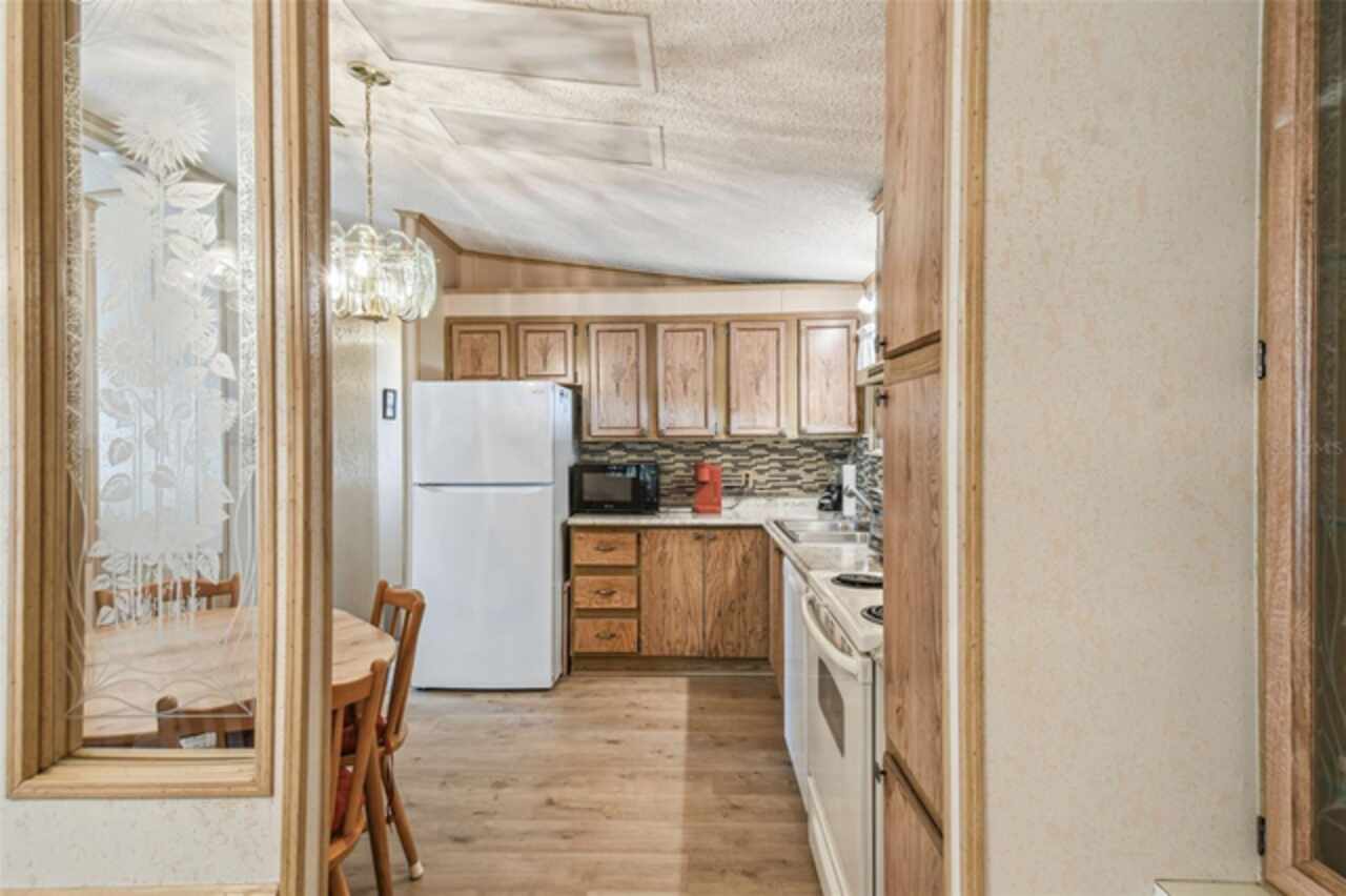Listing Photo 9