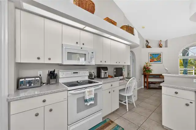 Listing Photo 18