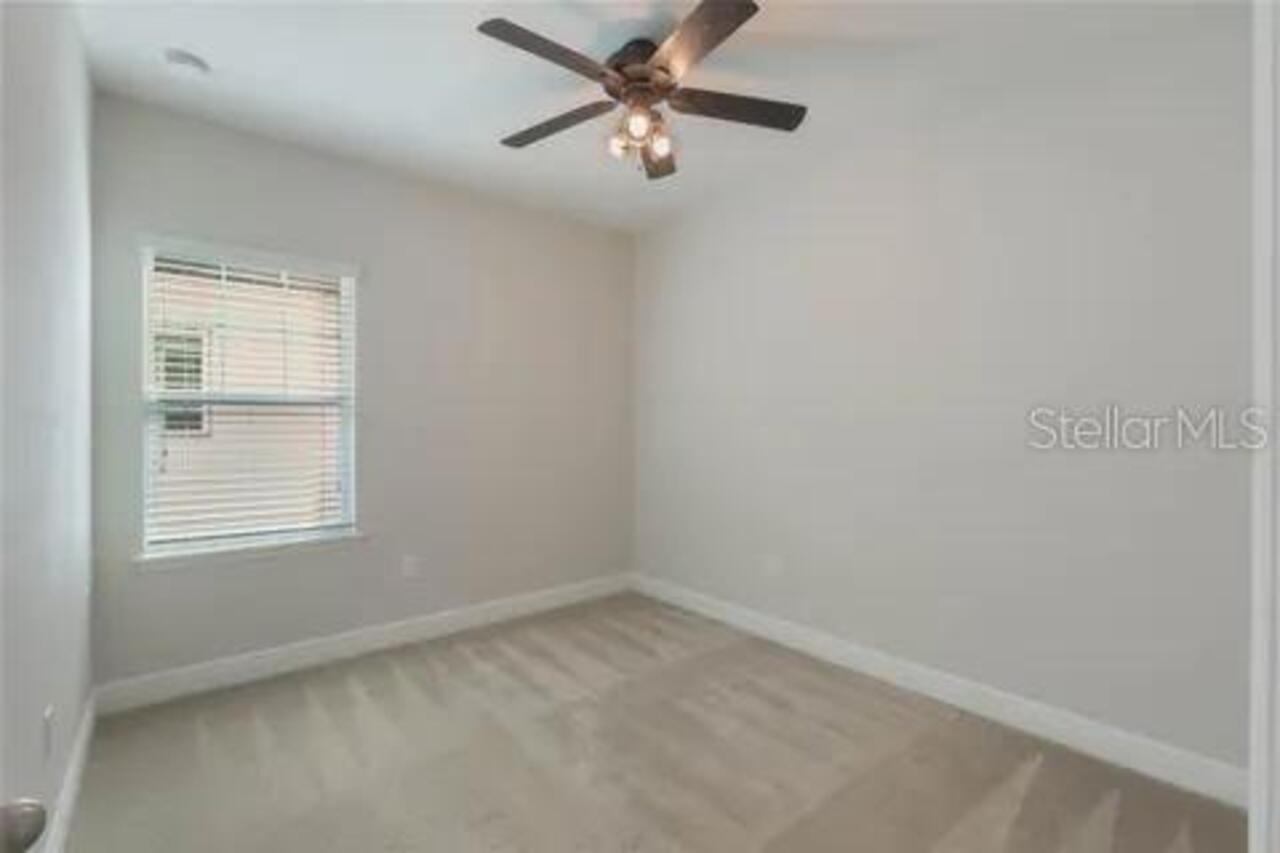 Listing Photo 12