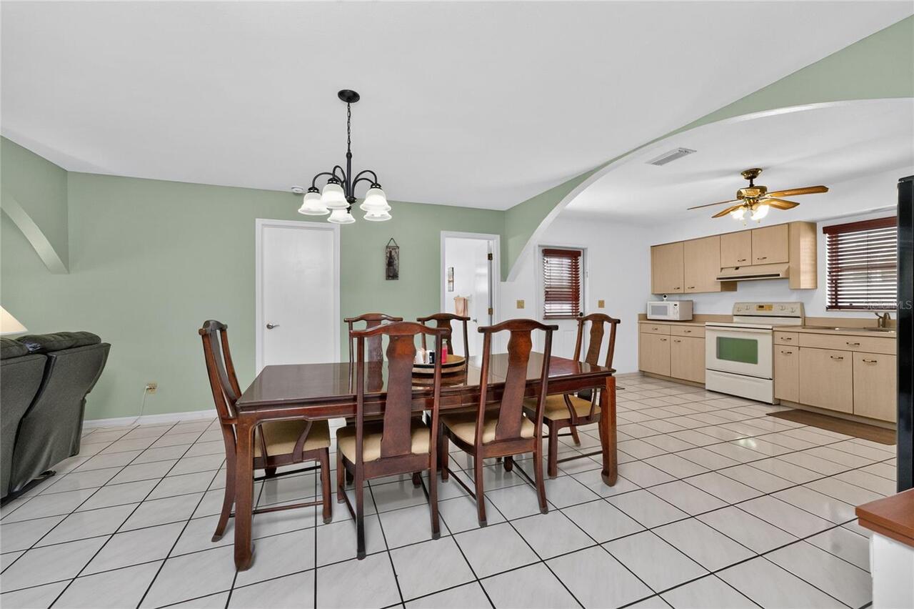 Listing Photo 12