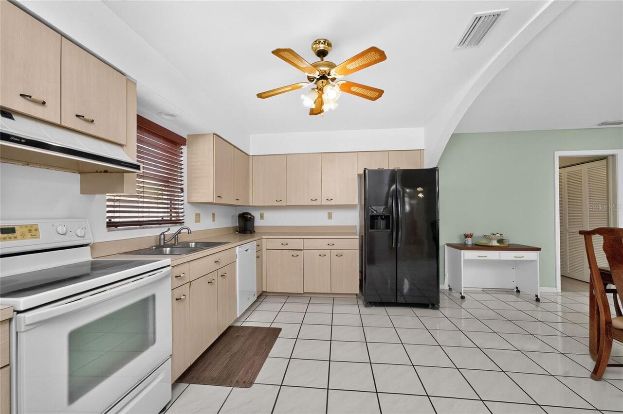 Listing Photo 16