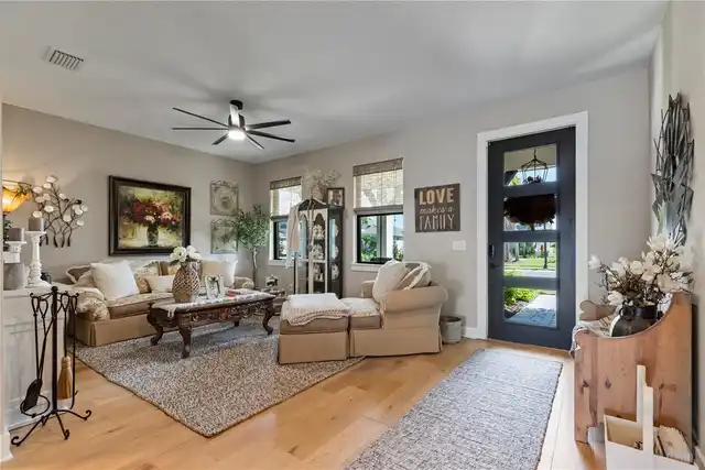 Listing Photo 10