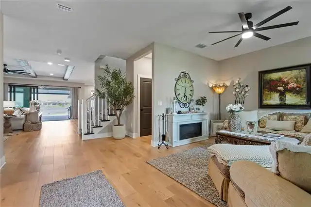 Listing Photo 11
