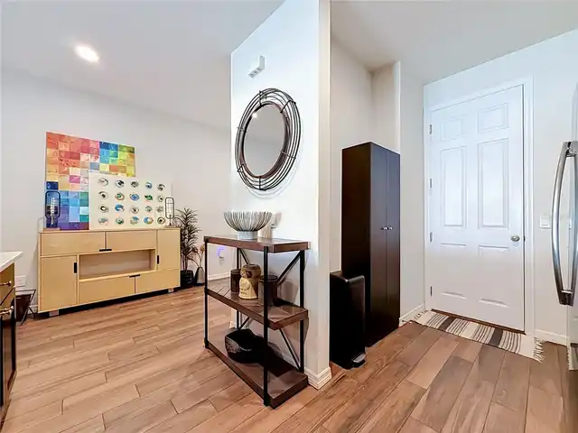 Listing Photo 9