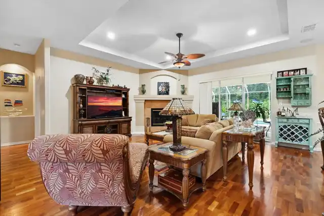 Listing Photo 11