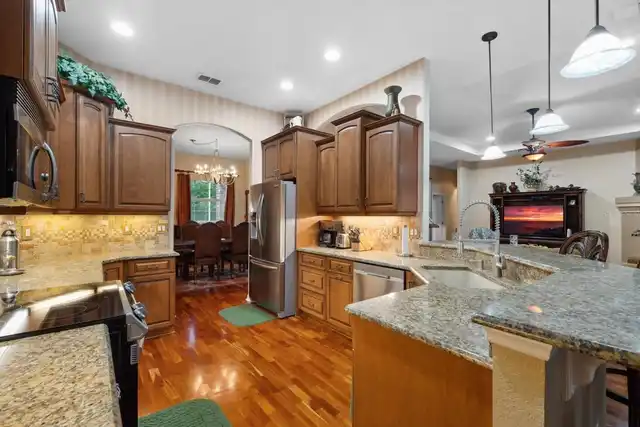Listing Photo 19