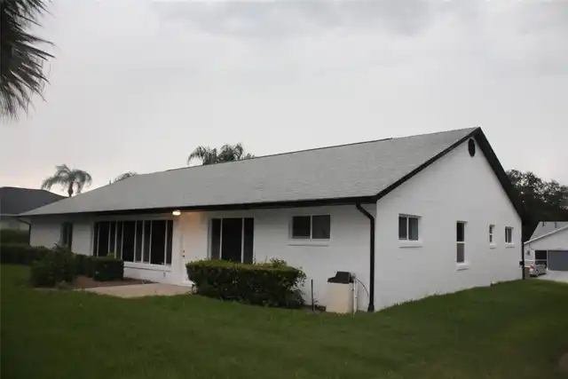 Listing Photo 10