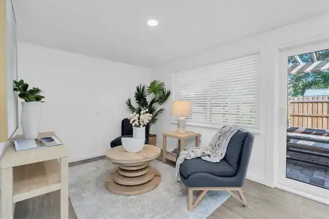 Listing Photo 16