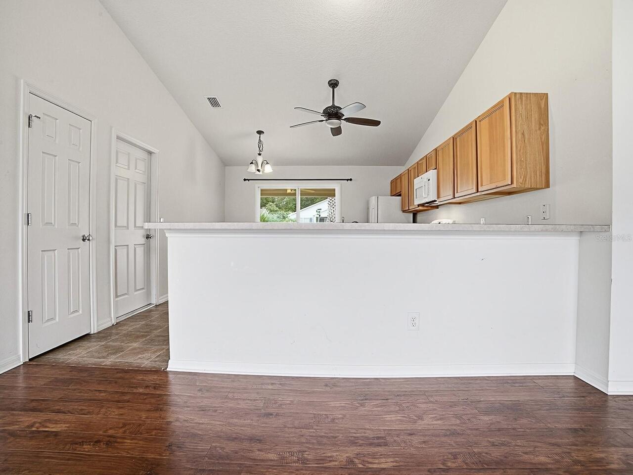 Listing Photo 12