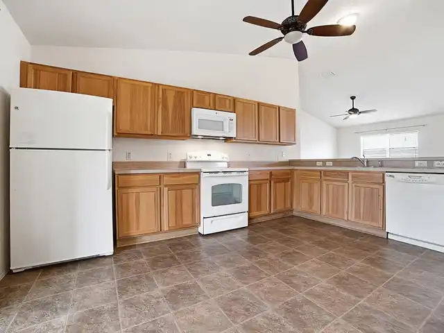 Listing Photo 17