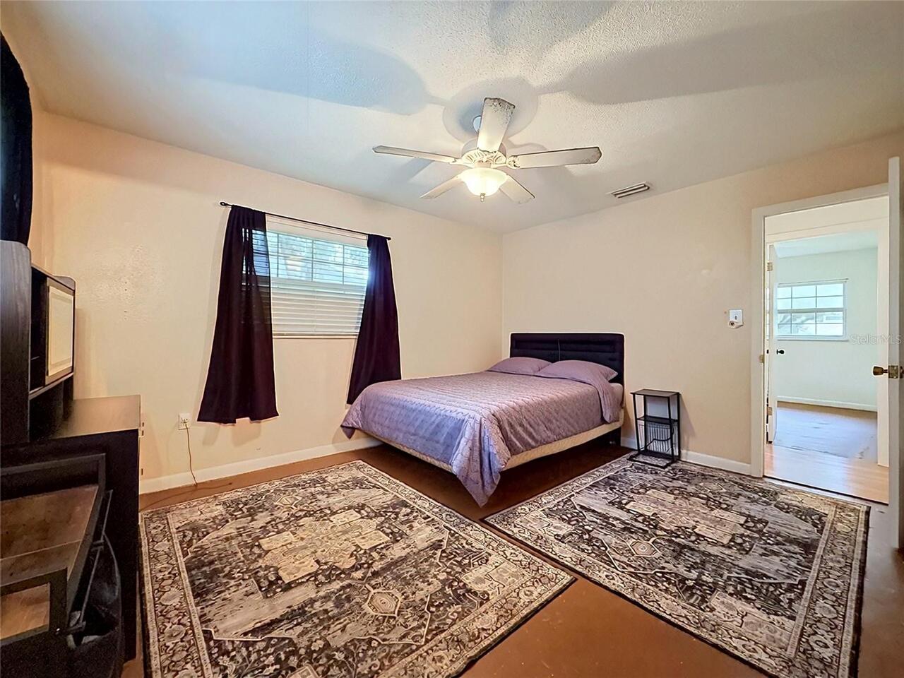 Listing Photo 12