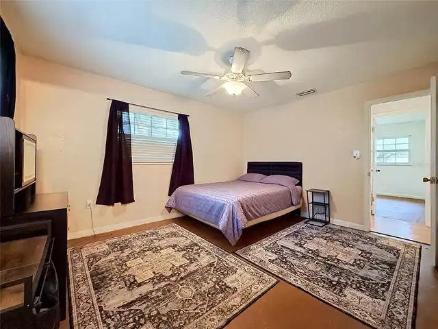 Listing Photo 12