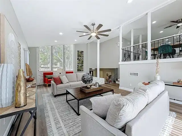 Listing Photo 9