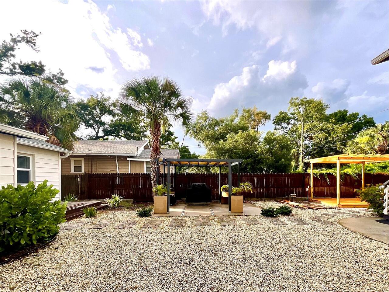 Listing Photo 14