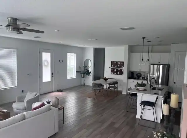 Listing Photo 11