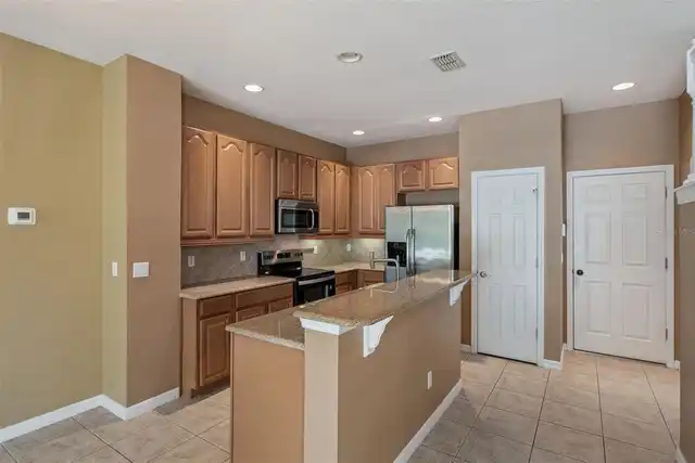Listing Photo 9
