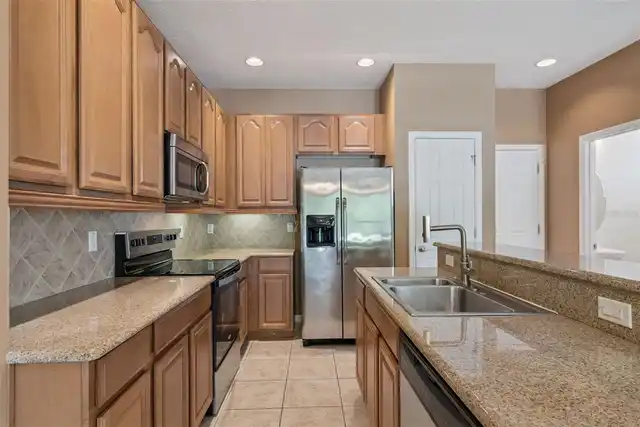 Listing Photo 11