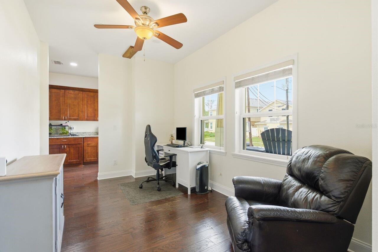 Listing Photo 8