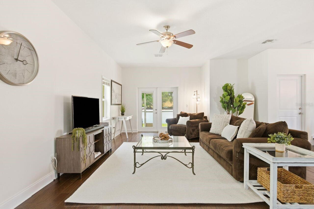 Listing Photo 17