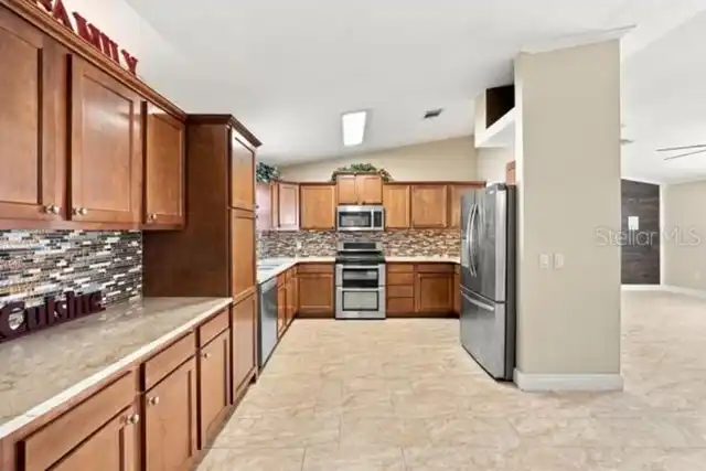 Listing Photo 10