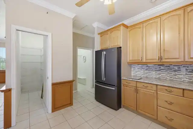 Listing Photo 17
