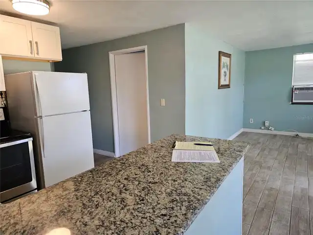 Listing Photo 11