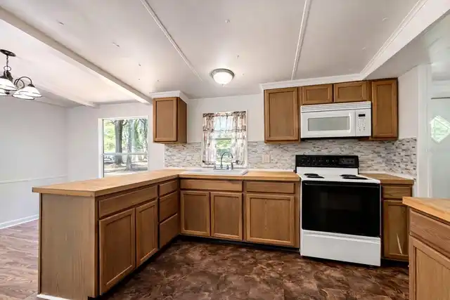 Listing Photo 8