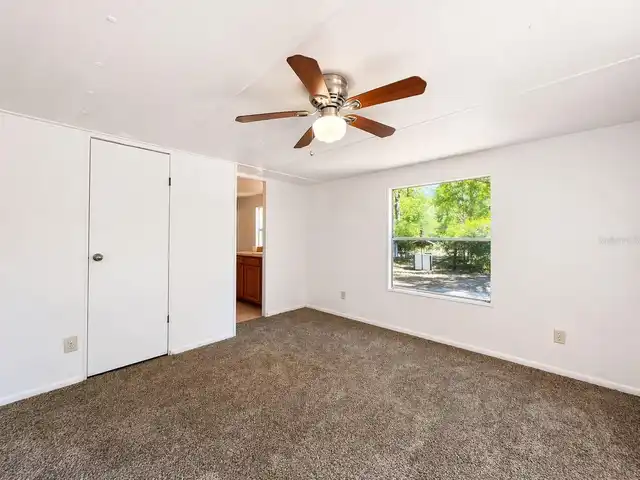 Listing Photo 10
