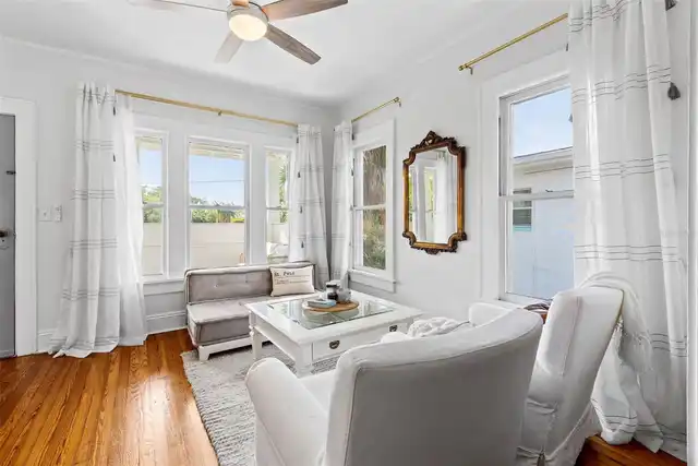 Listing Photo 12