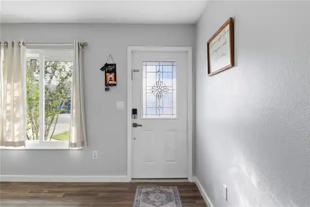 Listing Photo 11