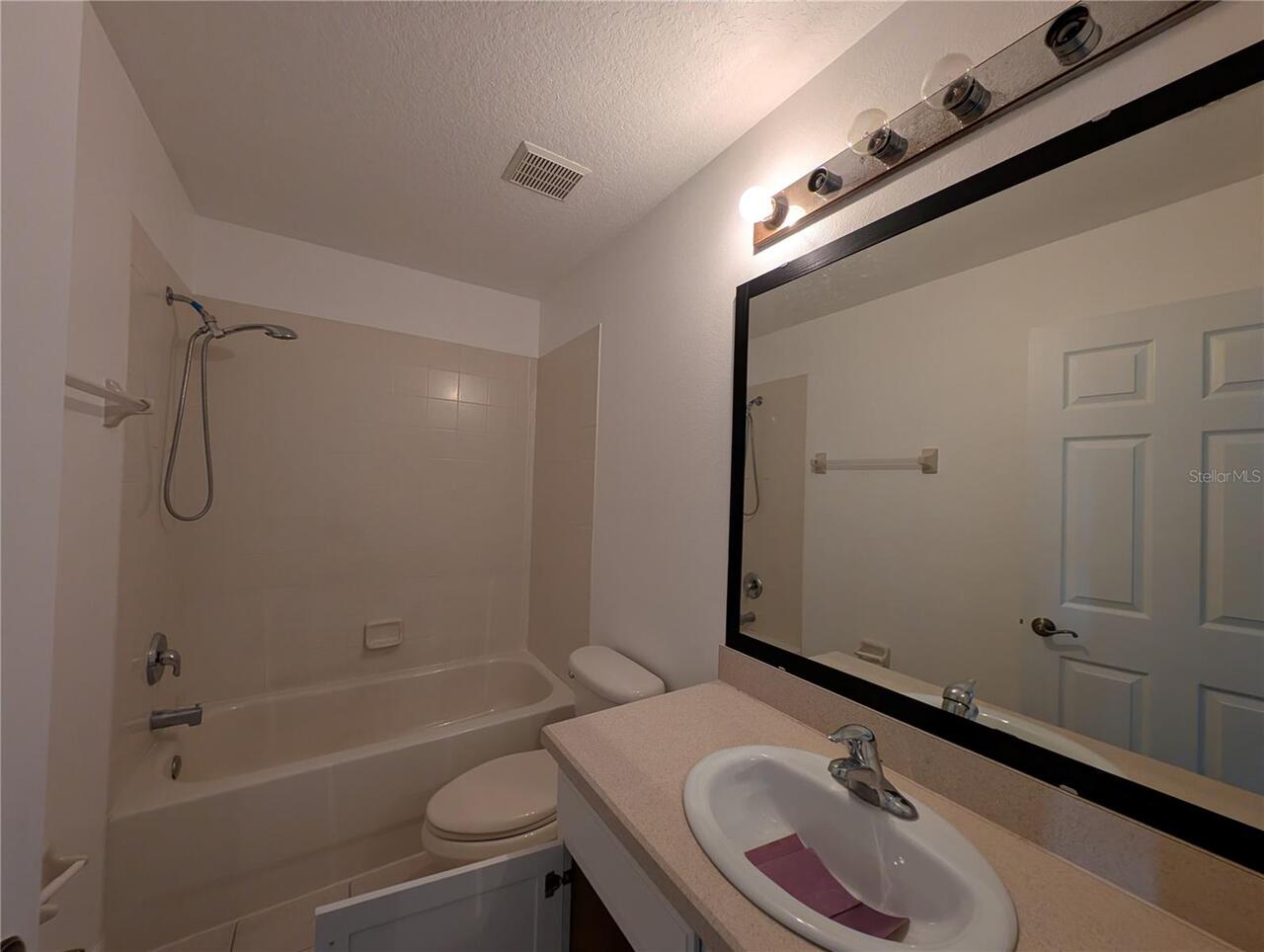 Listing Photo 12