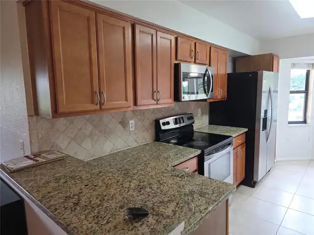 Listing Photo 12